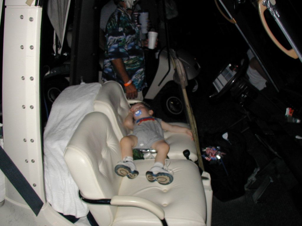 2002/07(July)/4th-of-July/1024x768_2002-07-20-LCCC-35-Dax-sleeping-in-golfcart.JPG