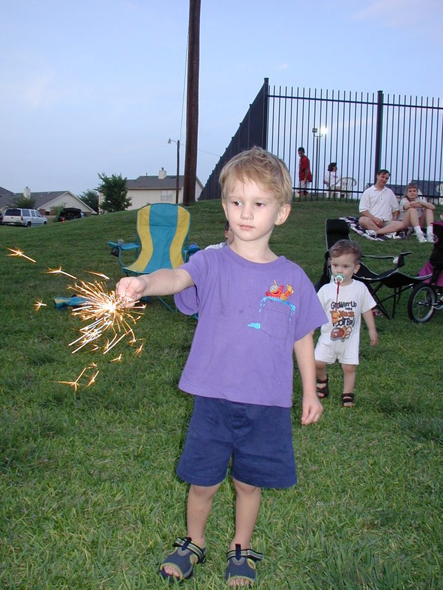 2002/07(July)/4th-of-July/640x480_2002-07-04-09-Chance.JPG