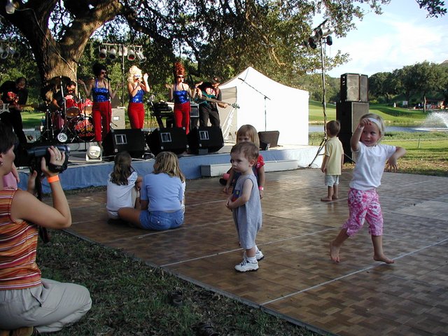 2002/07(July)/4th-of-July/640x480_2002-07-20-LCCC-11-Rotel-Chance-Dax.JPG