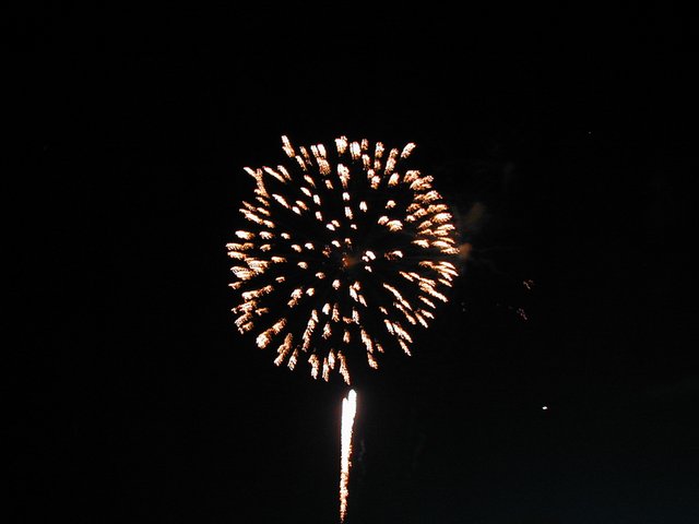 2002/07(July)/4th-of-July/640x480_2002-07-20-LCCC-39-fireworks.JPG