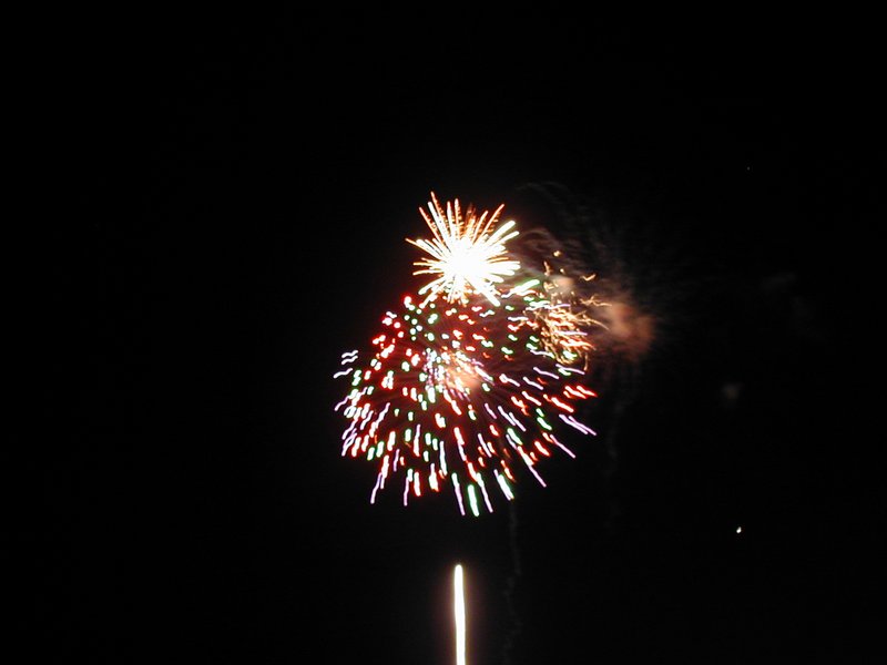 2002/07(July)/4th-of-July/800x600_2002-07-20-LCCC-41-fireworks.JPG