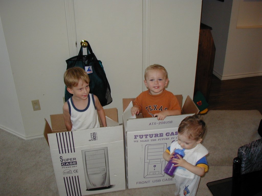 2002-07-06-2-Chance-Vale-Dax-boxes.JPG