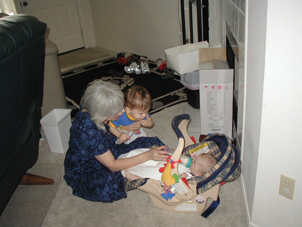 2002-07-11-1-Dax-Grammy-Kyla.JPG