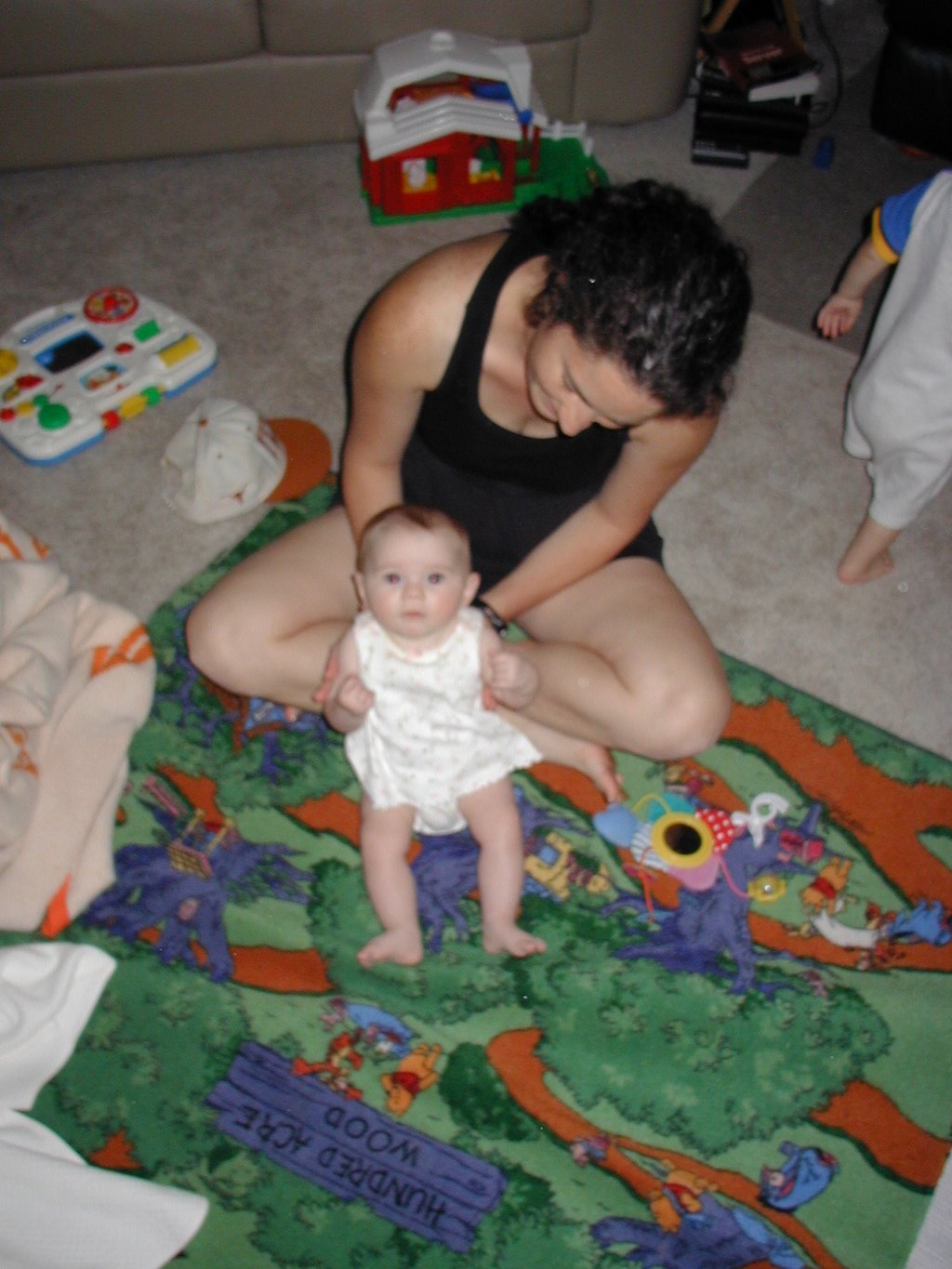 2002/07(July)/Misc/1024x768_2002-07-11-3-Suzi-Kyla.JPG