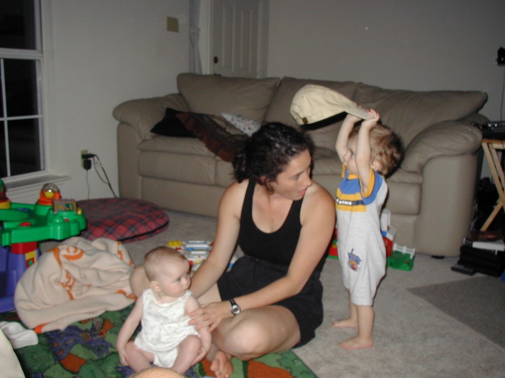 2002/07(July)/Misc/1024x768_2002-07-11-4-Dax-Suzi-Kyla.JPG
