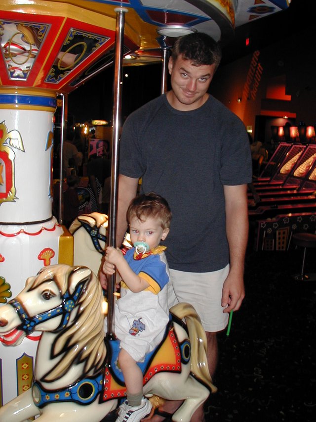 2002/07(July)/Misc/640x480_2002-07-06-7-GattiLand-Dax-Justin.JPG