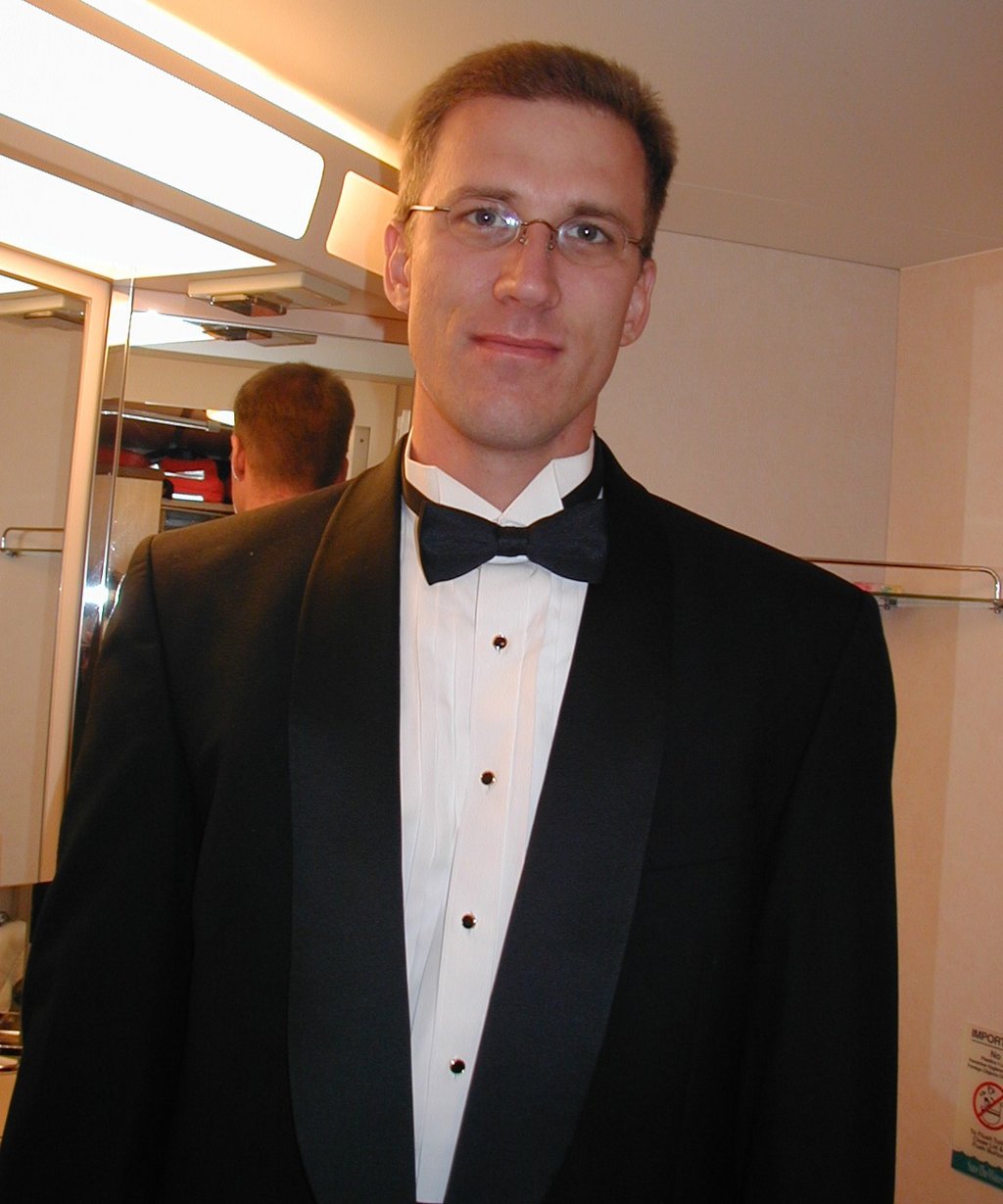 2002/08(August)/10th-Anniversary-Cruise-Rhapsody-of-the-Seas/1024x768_2002-08-05-02-Travis-formal.JPG