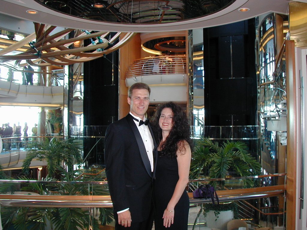 2002/08(August)/10th-Anniversary-Cruise-Rhapsody-of-the-Seas/1024x768_2002-08-05-03-Travis-Suzi-formal.JPG