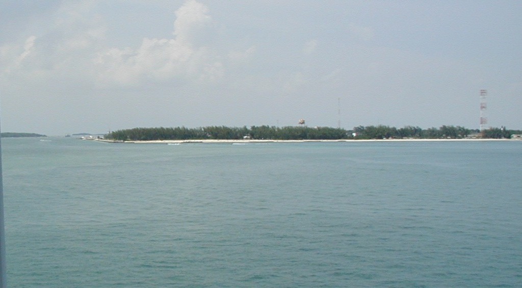 2002/08(August)/10th-Anniversary-Cruise-Rhapsody-of-the-Seas/1024x768_2002-08-06-02-KeyWest-coastline.JPG