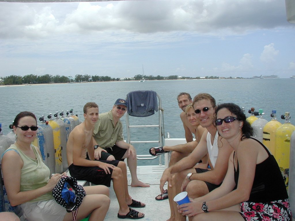 2002/08(August)/10th-Anniversary-Cruise-Rhapsody-of-the-Seas/1024x768_2002-08-08-08-Grand-Cayman-Kay-Mark-Travis-Suzi-SCUBA.JPG