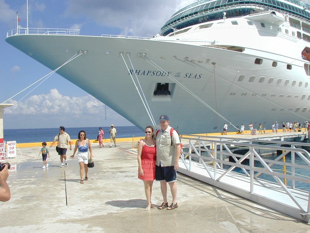 2002/08(August)/10th-Anniversary-Cruise-Rhapsody-of-the-Seas/1024x768_2002-08-09-03-Cozumel-Rhapsody-docked-Mark-Kay.JPG