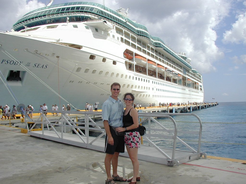 2002/08(August)/10th-Anniversary-Cruise-Rhapsody-of-the-Seas/1024x768_2002-08-09-04-Cozumel-Rhapsody-docked-Travis-Suzi.JPG