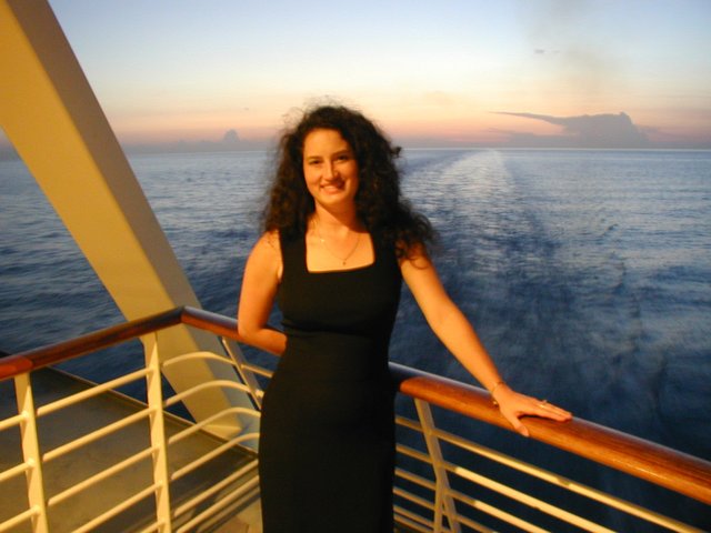 2002/08(August)/10th-Anniversary-Cruise-Rhapsody-of-the-Seas/640x480_2002-08-05-11-Suzi-formal-deck.JPG