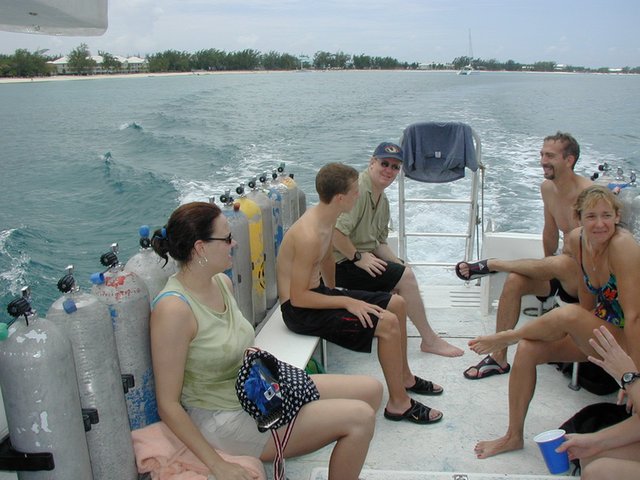 2002/08(August)/10th-Anniversary-Cruise-Rhapsody-of-the-Seas/640x480_2002-08-08-07-Grand-Cayman-Mark-Kay-SCUBA.JPG