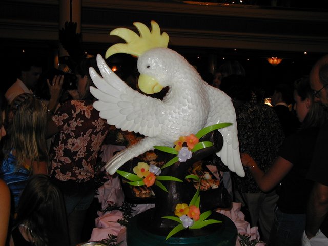 2002/08(August)/10th-Anniversary-Cruise-Rhapsody-of-the-Seas/640x480_2002-08-08-27-midnight-buffet.JPG