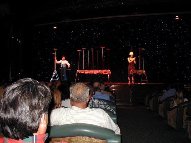 2002/08(August)/10th-Anniversary-Cruise-Rhapsody-of-the-Seas/640x480_2002-08-10-05-plate-balancing-act.JPG