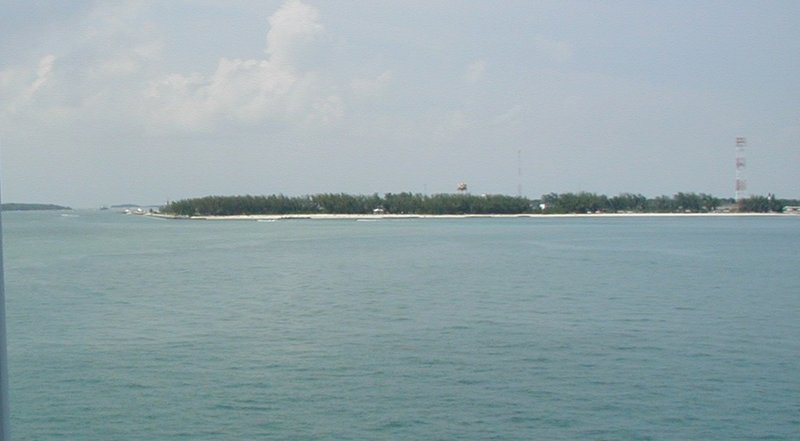 2002/08(August)/10th-Anniversary-Cruise-Rhapsody-of-the-Seas/800x600_2002-08-06-02-KeyWest-coastline.JPG