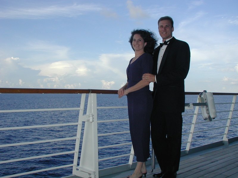 2002/08(August)/10th-Anniversary-Cruise-Rhapsody-of-the-Seas/800x600_2002-08-08-23-Travis-Suzi-formal-deck.JPG