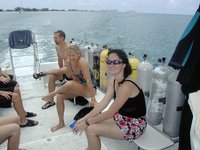 2002-08-08-06-Grand-Cayman-Suzi-SCUBA.JPG