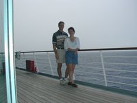 2002-08-10-01-Travis-Suzi-deck.JPG