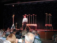2002-08-10-06-plate-balancing-act.JPG