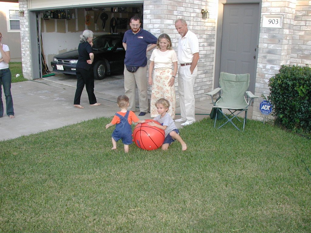 2002-08-23-02-Chance-Dax-Grammy-James-Marta-Jay.JPG