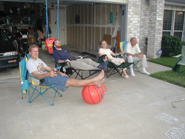 2002/08(August)/Misc/640x480_2002-08-23-08-Travis-James-Marta-Jay.JPG