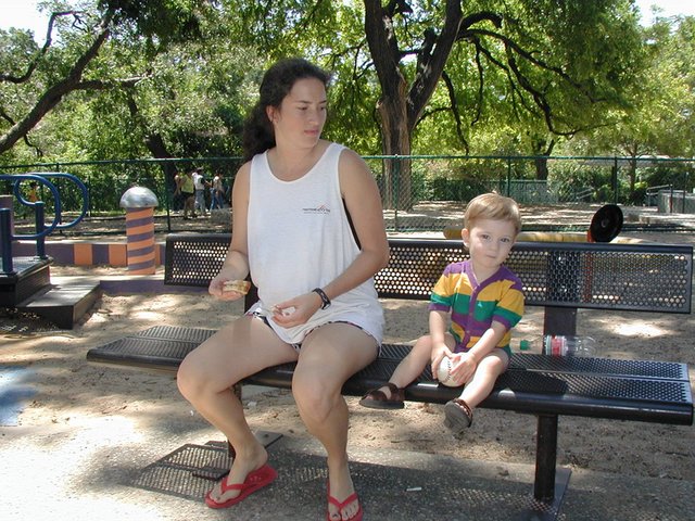 2002/08(August)/Misc/640x480_2002-08-25-04-Suzi-Dax.JPG