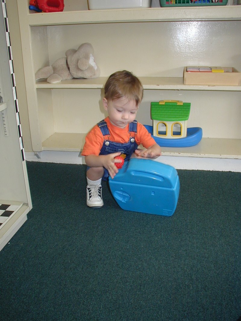 2002/08(August)/Misc/800x600_2002-08-27-First-day-School-St-Marks-2-Dax.JPG