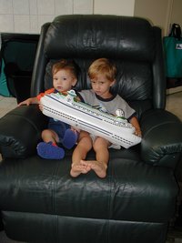 2002-08-11-Chance-Dax-ships-3.JPG