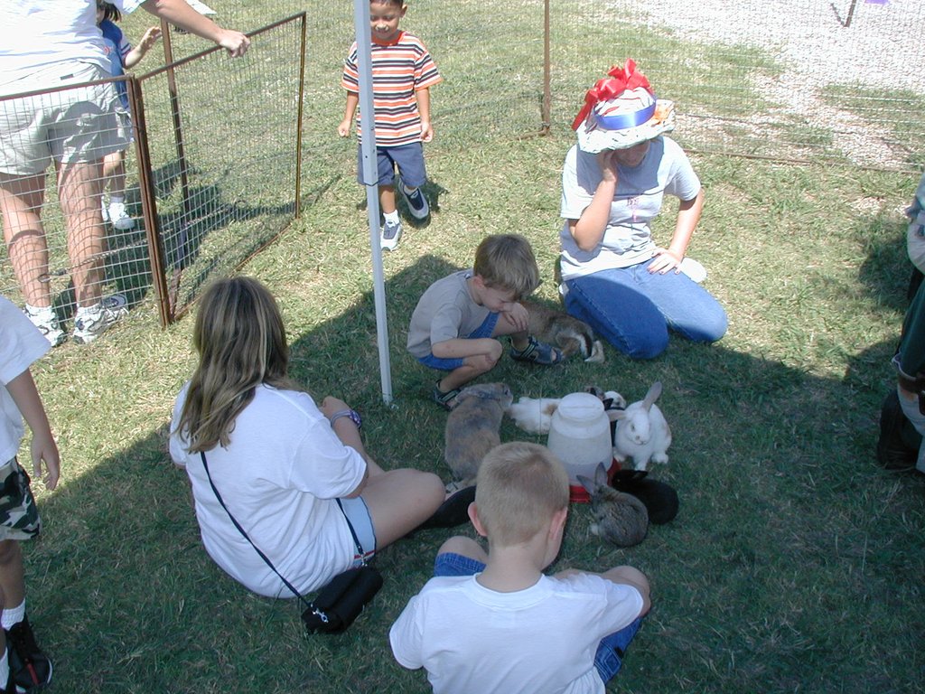2002/09(September)/Church-Picnic/1024x768_2002-09-29-Church-picnic-04-Chance.JPG