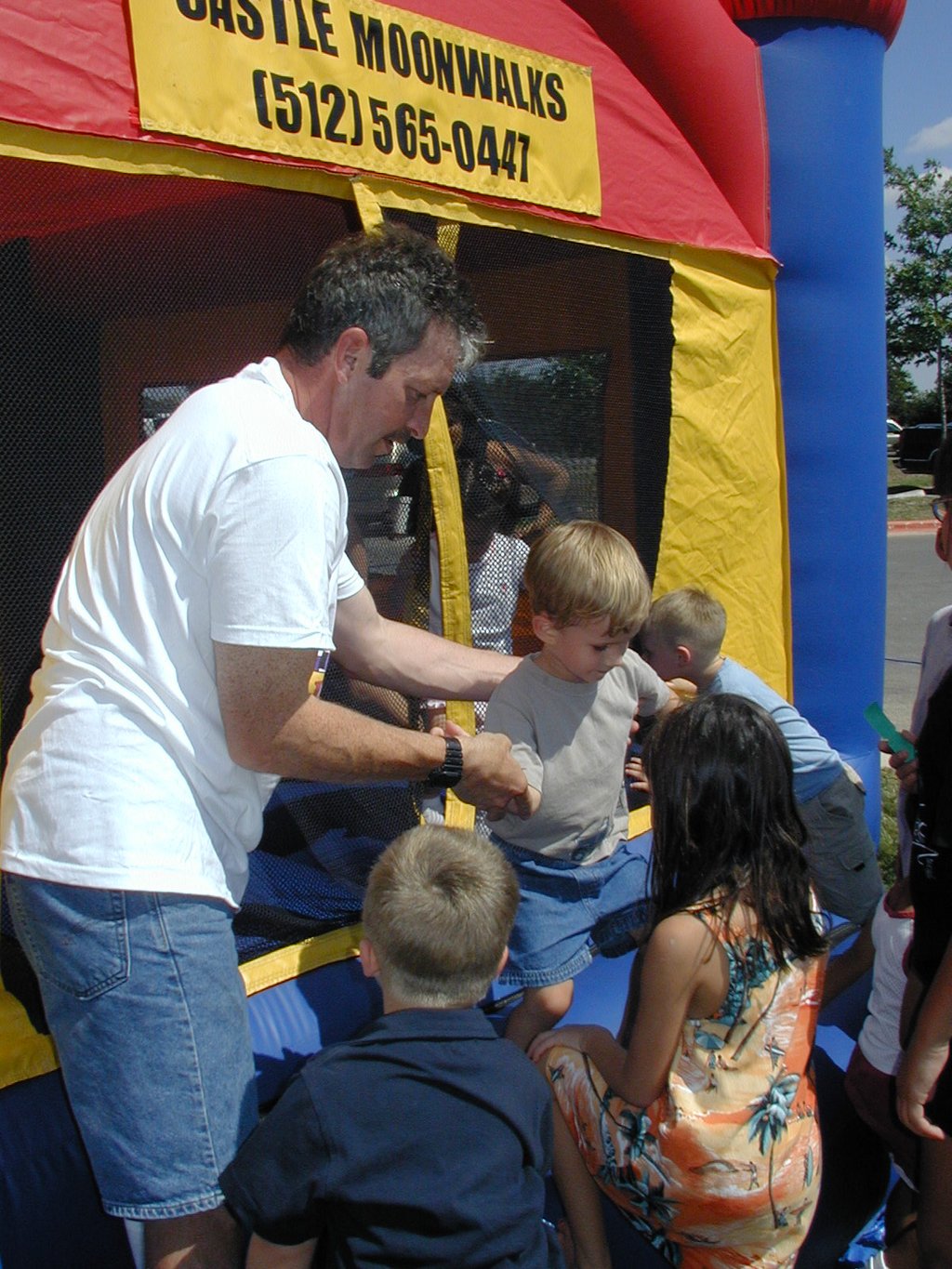 2002/09(September)/Church-Picnic/1024x768_2002-09-29-Church-picnic-13-Chance.JPG
