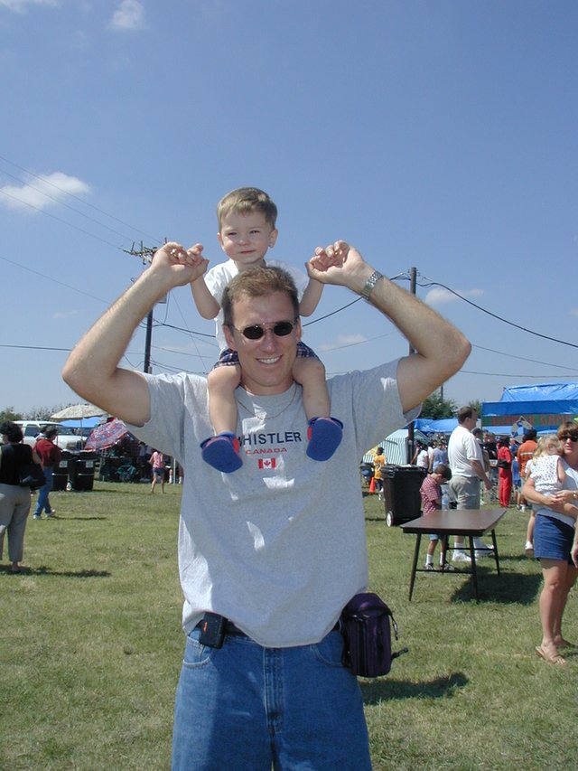 2002/09(September)/Church-Picnic/640x480_2002-09-29-Church-picnic-11-Travis-Dax.JPG