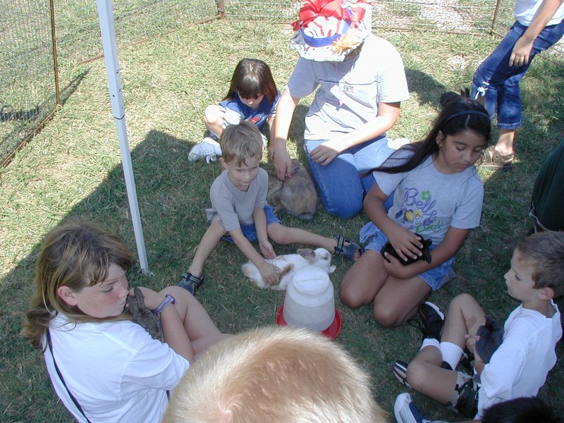 2002/09(September)/Church-Picnic/800x600_2002-09-29-Church-picnic-05-Chance.JPG
