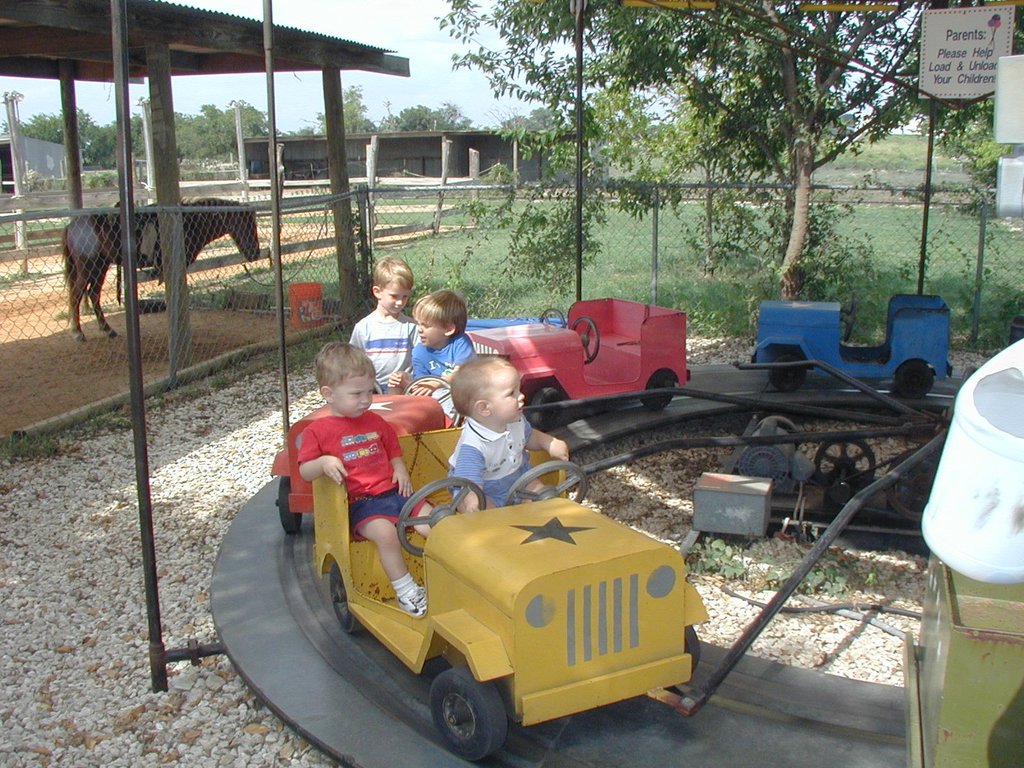 2002-09-18-Kiddie-Acres-07-Dax-Case-Jack-Chance-jeeps.JPG