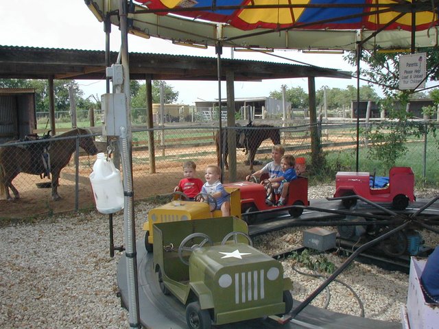 2002-09-18-Kiddie-Acres-06-Dax-Case-Chance-Jack-jeeps.JPG