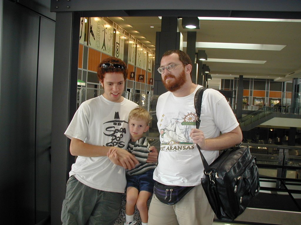 2002/09(September)/Marta-visits/1024x768_2002-09-01-Marta-leaving-9-Mark-Chance-James.JPG