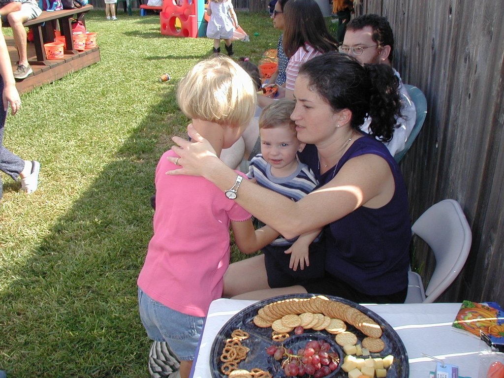 2002/10(October)/Chance-3rd-Birthday/1024x768_2002-10-05-Chance-3rd-Bday-23-Megan-Dax-Suzi.JPG