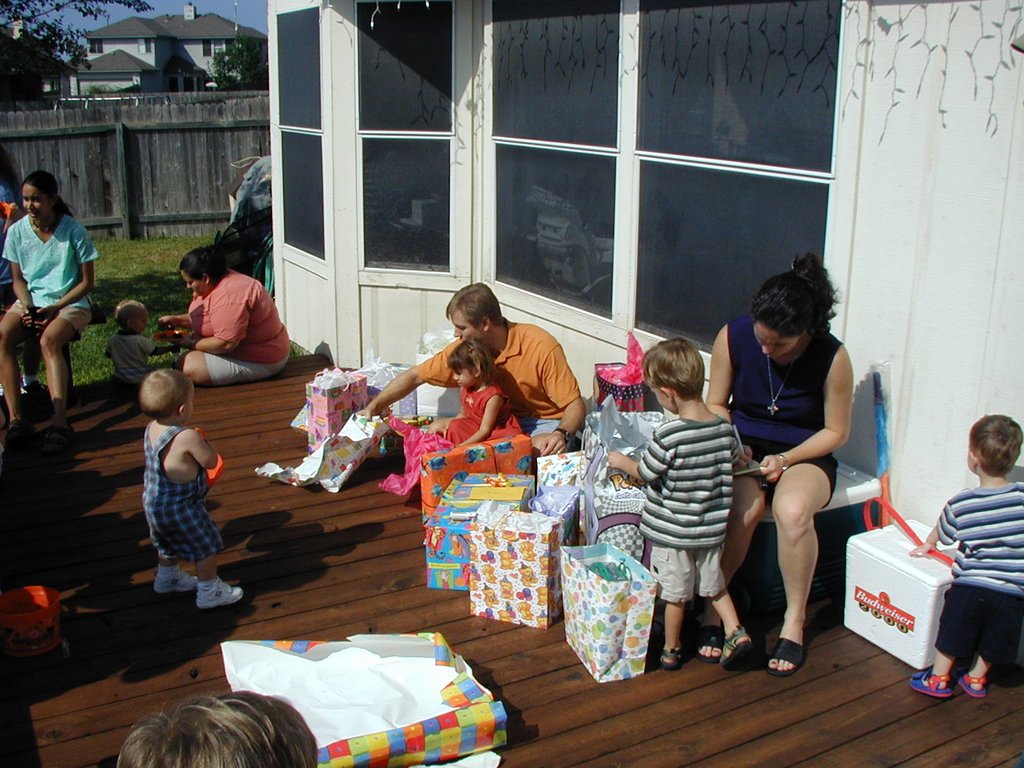 2002-10-05-Chance-3rd-Bday-27-presents.JPG
