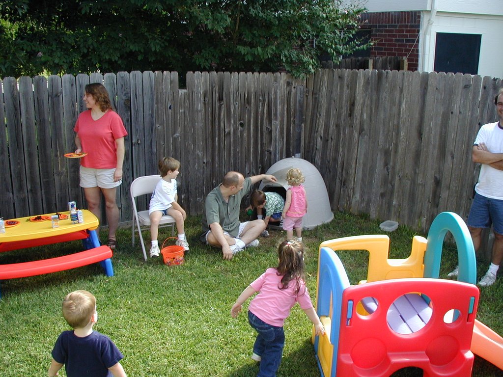 2002/10(October)/Chance-3rd-Birthday/1024x768_2002-10-05-Chance-3rd-Bday-29.JPG