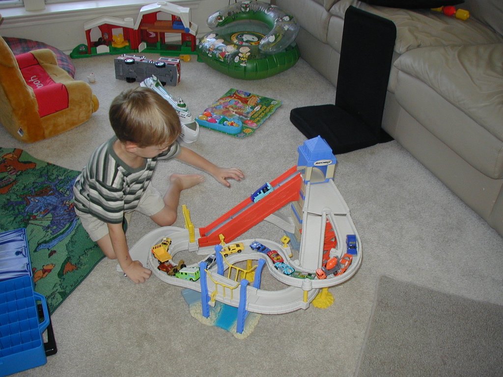 2002/10(October)/Chance-3rd-Birthday/1024x768_2002-10-05-Chance-3rd-Bday-35-Matchbox-toy.JPG