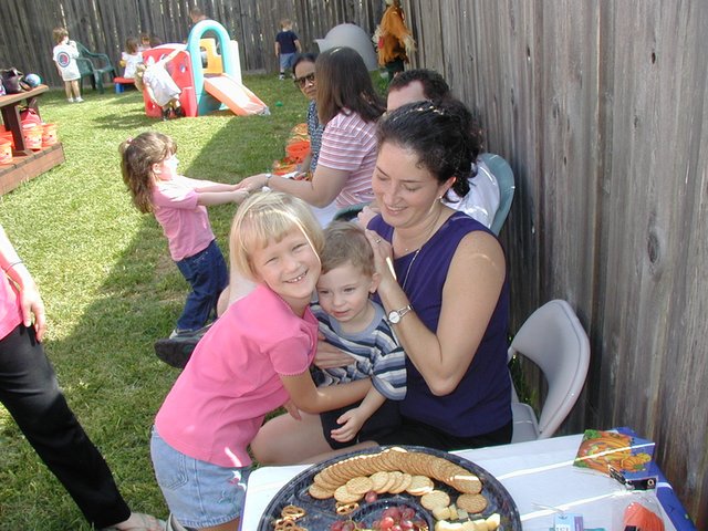 2002/10(October)/Chance-3rd-Birthday/640x480_2002-10-05-Chance-3rd-Bday-24-Megan-Dax-Suzi.JPG
