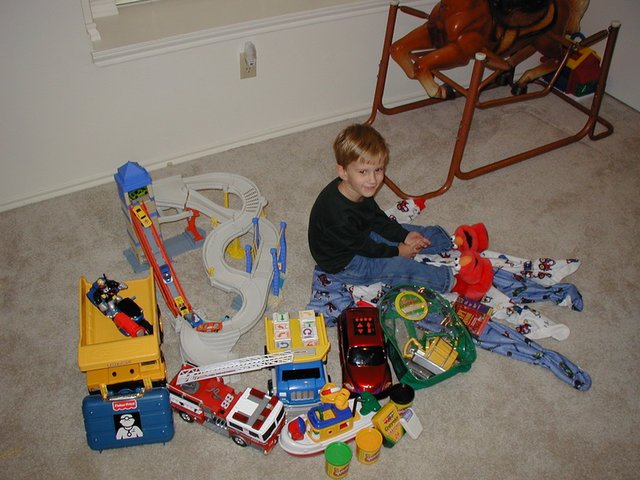 2002-11-03-Chance-bday-toys-4.JPG