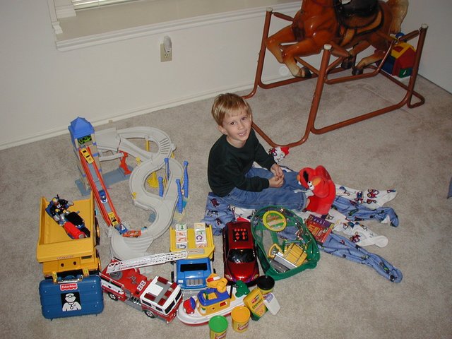 2002-11-03-Chance-bday-toys-5.JPG