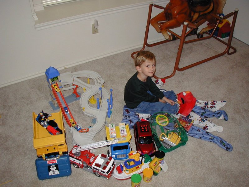 2002-11-03-Chance-bday-toys-2.JPG