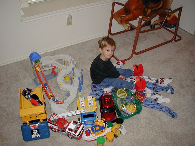 2002-11-03-Chance-bday-toys-3.JPG