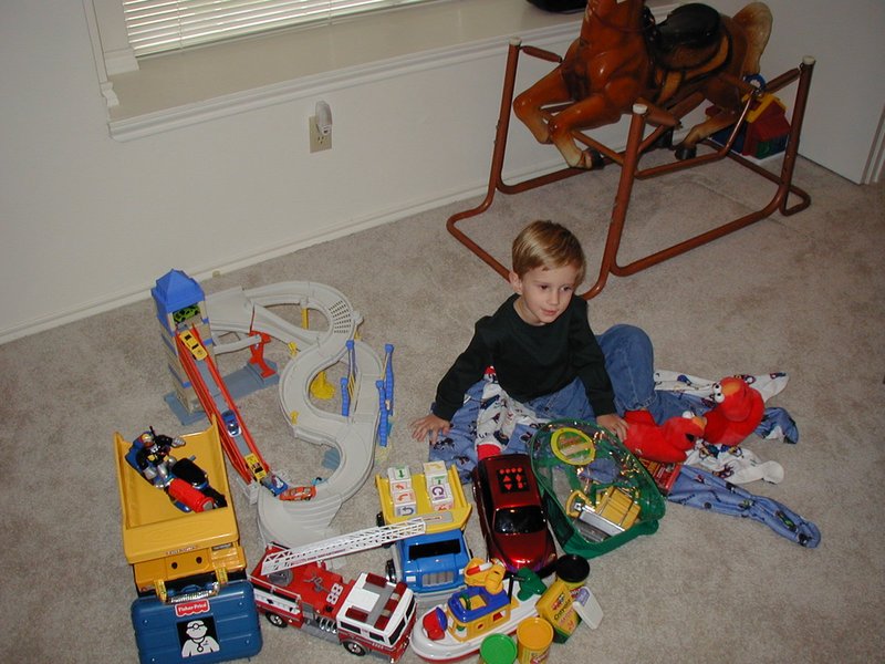 2002-11-03-Chance-bday-toys-7.JPG