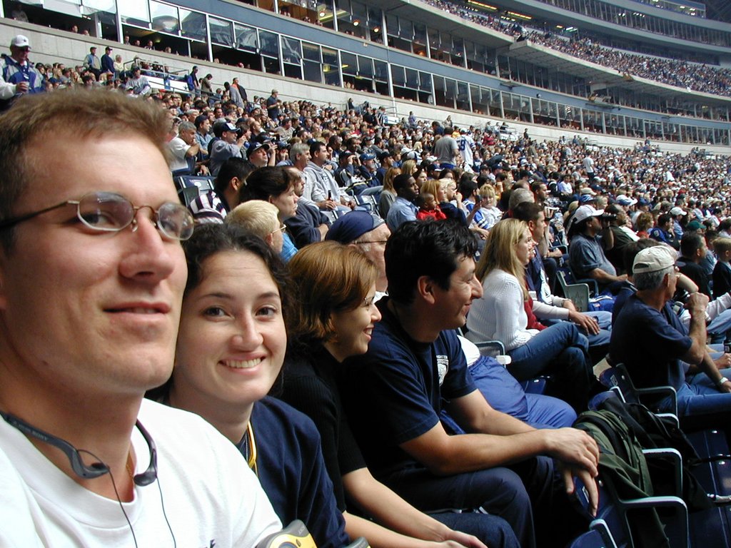 2002/10(October)/Cowboys-Game/1024x768_2002-10-27-Cowboys-vs-Seattle-15-Travis-Suzi-Jessica-Noe.JPG