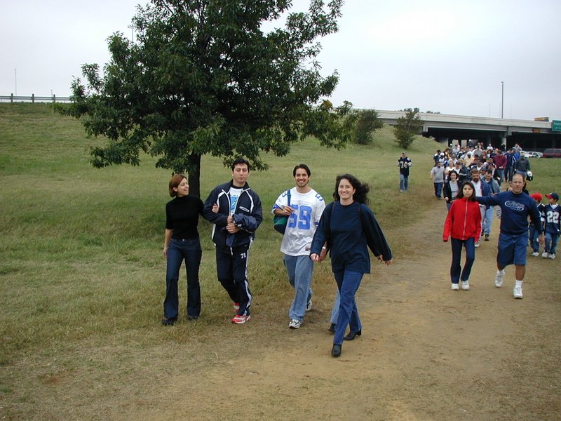 2002/10(October)/Cowboys-Game/800x600_2002-10-27-Cowboys-vs-Seattle-01-Jessica-Noe-Mike-Suzi.JPG