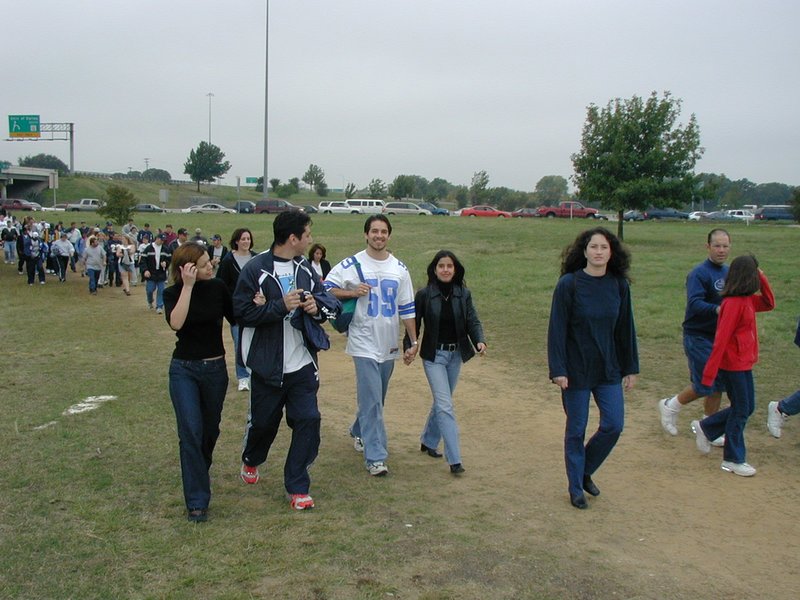 2002/10(October)/Cowboys-Game/800x600_2002-10-27-Cowboys-vs-Seattle-02-Jessica-Noe-Mike-Angela-Suzi.JPG
